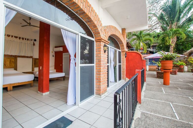 Aparthotel Traditional Sierra Leon Oceanfront Rooms