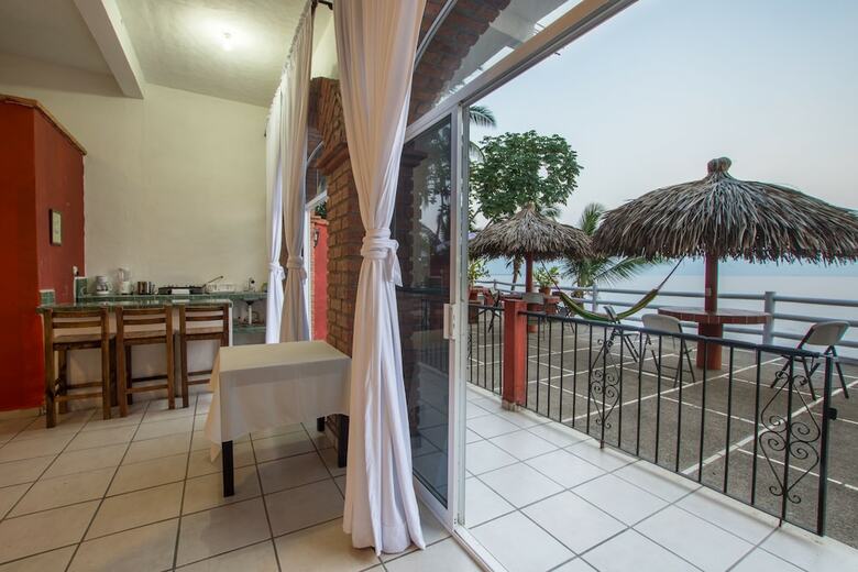 Aparthotel Traditional Sierra Leon Oceanfront Rooms