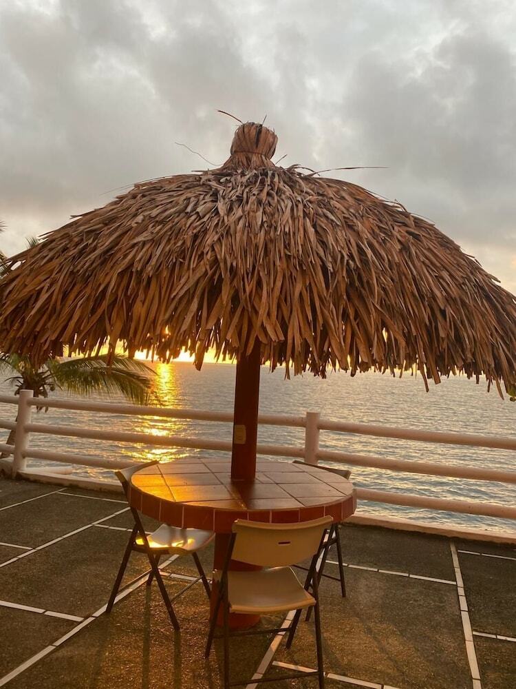Aparthotel Traditional Sierra Leon Oceanfront Rooms