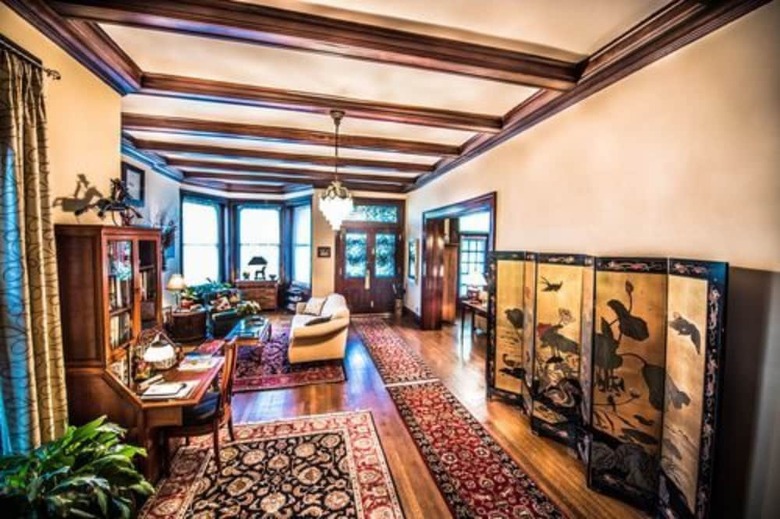 Bed & Breakfast Inn At St James Court