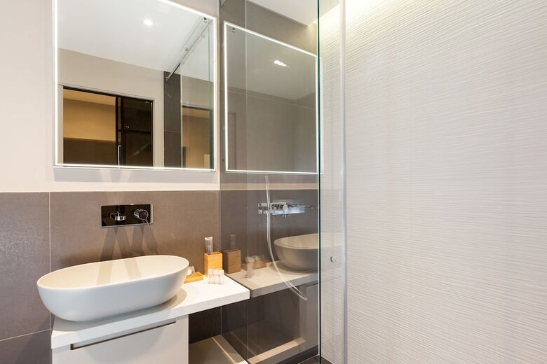 Easyhomes - Duomo Suites & Apartments