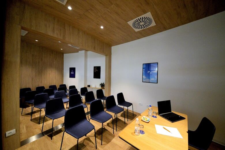 Hotel Air Rooms Rome Airport By Hellosky