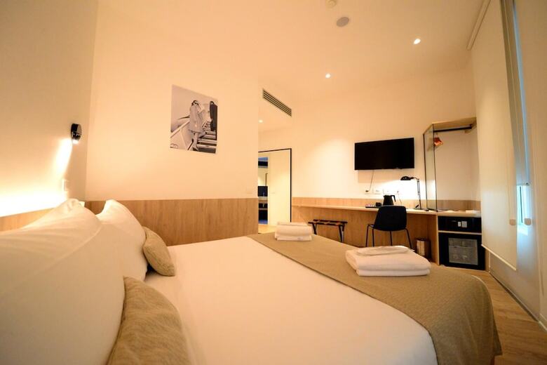 Hotel Air Rooms Rome Airport By Hellosky