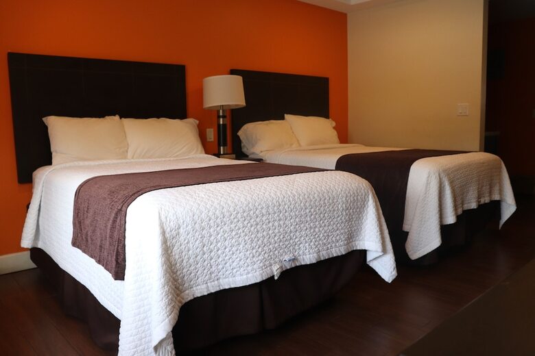 Hotel Curtis Inn & Suites