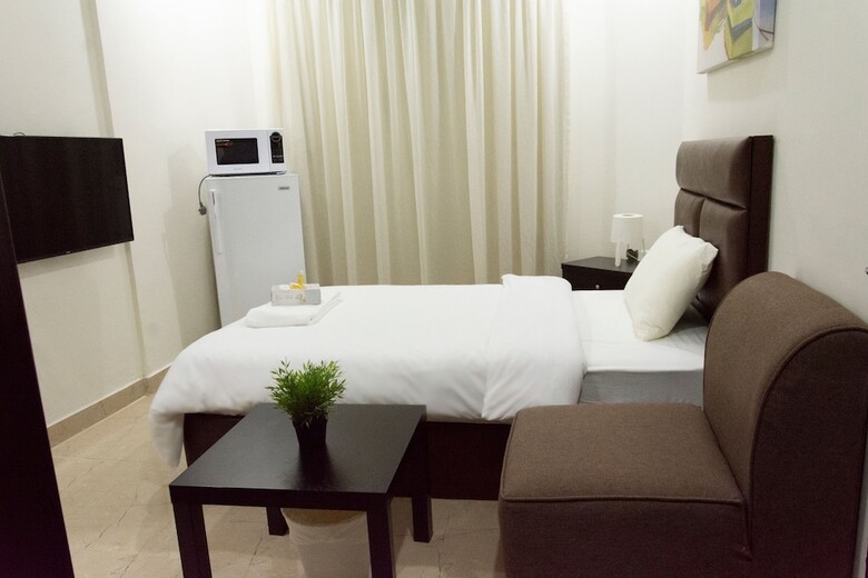 Hotel Flowers Inn 2