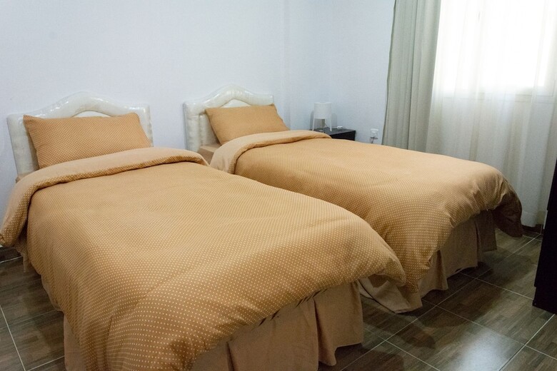 Hotel Flowers Inn 2