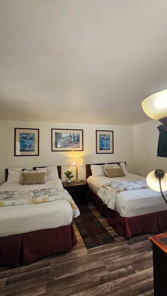 Cedar Lodge Motel