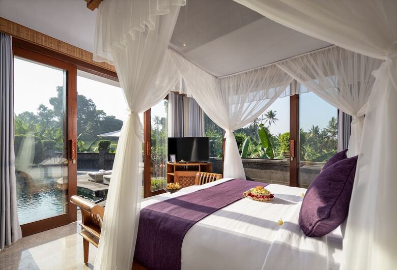 Hotel Swan Paradise A Pramana Experience