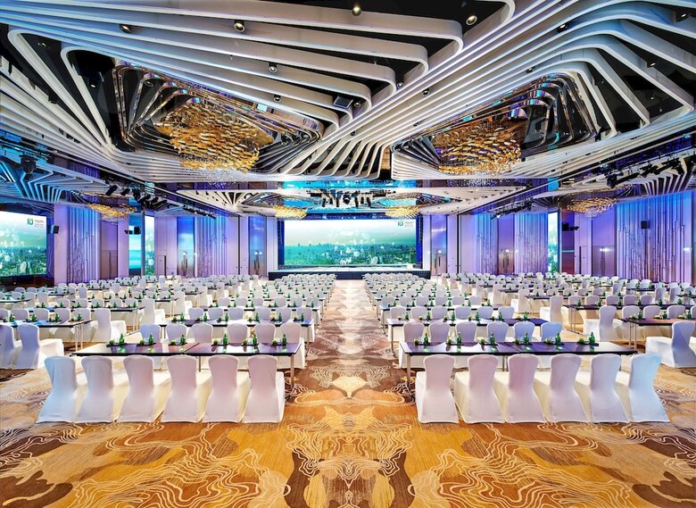 Regala Skycity Hotel By Regal Hotels
