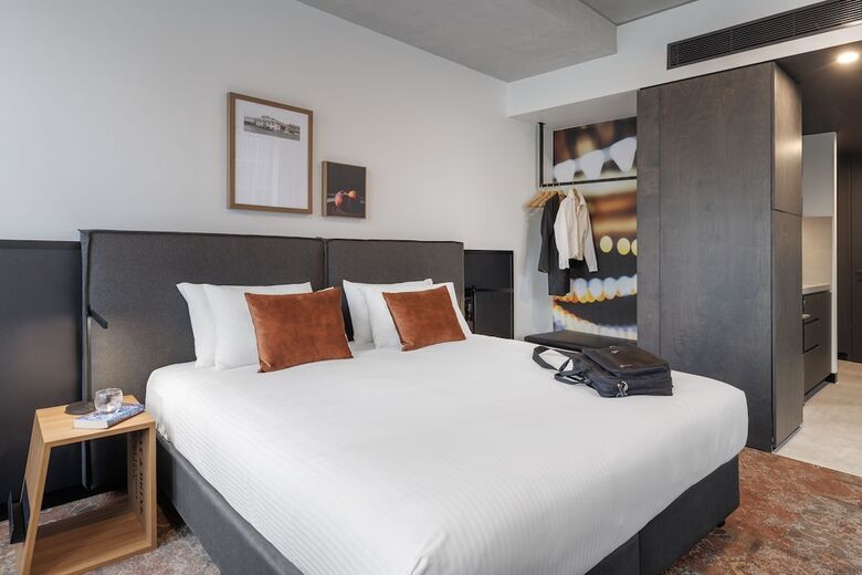 Hotel Veriu Queen Victoria Market