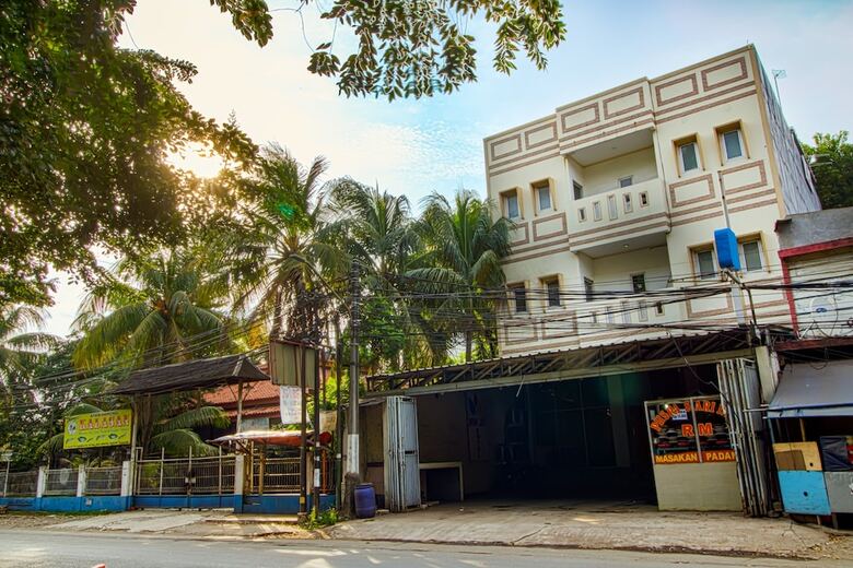 Ian Jk Hotel Benda Tangerang