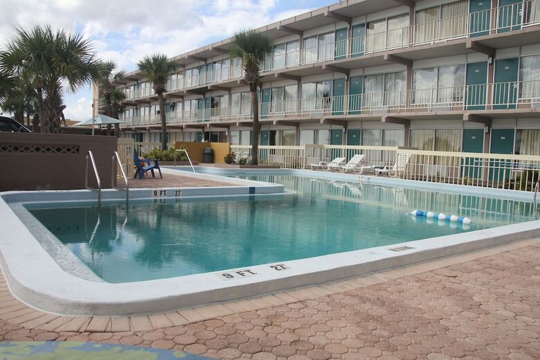 Hotel Cruise Port Inn