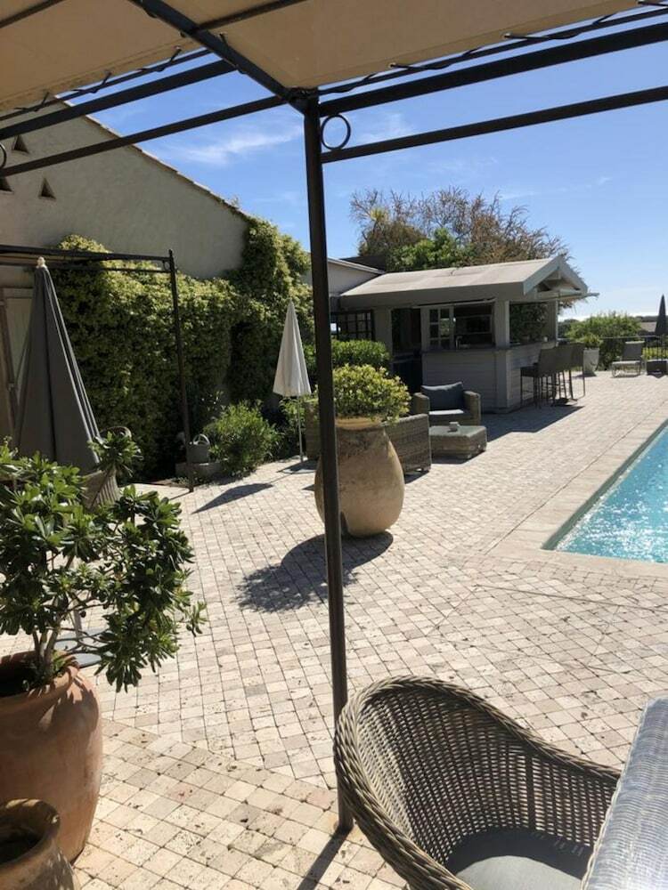 Auberge De L'oum�de