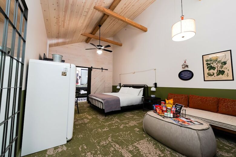 Cotton Court, By Valencia Hotel Collection