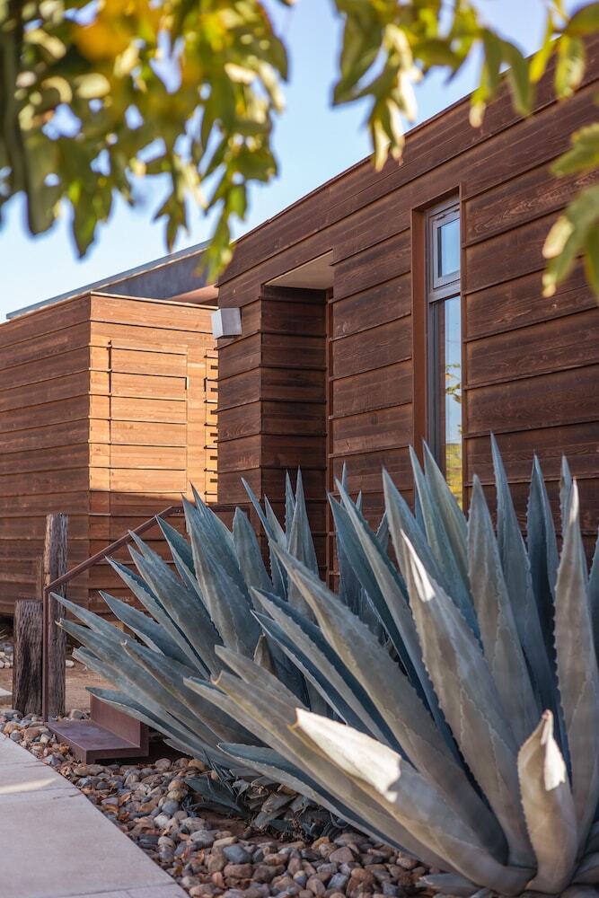 Hotel Casa Urbina Wine Resort