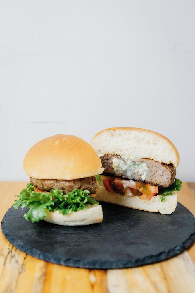 Hotel Moxy Osaka Umeda