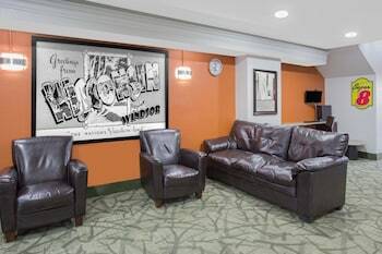 Hotel Super 8 Windsor/madison North