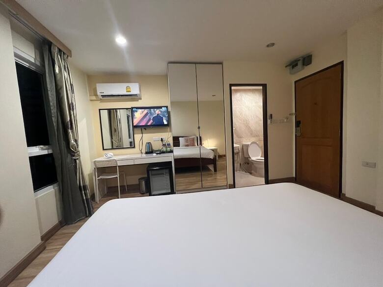 Hotel V Check Inn Sukhumvit 22