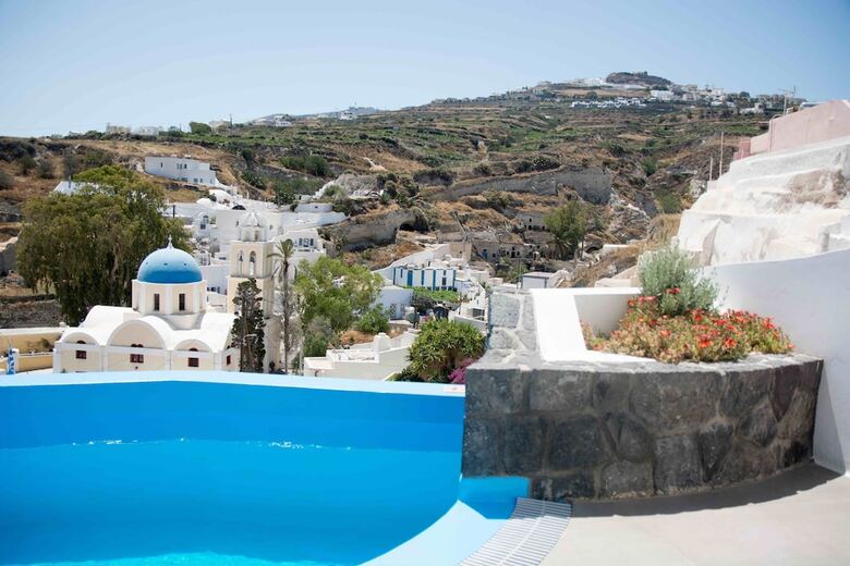 Amphitrite Suites Santorini