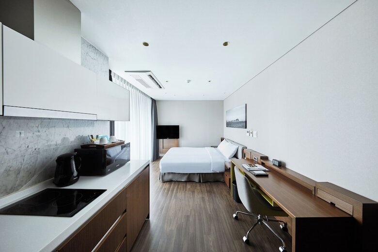Felix By Stx Hotel & Suite