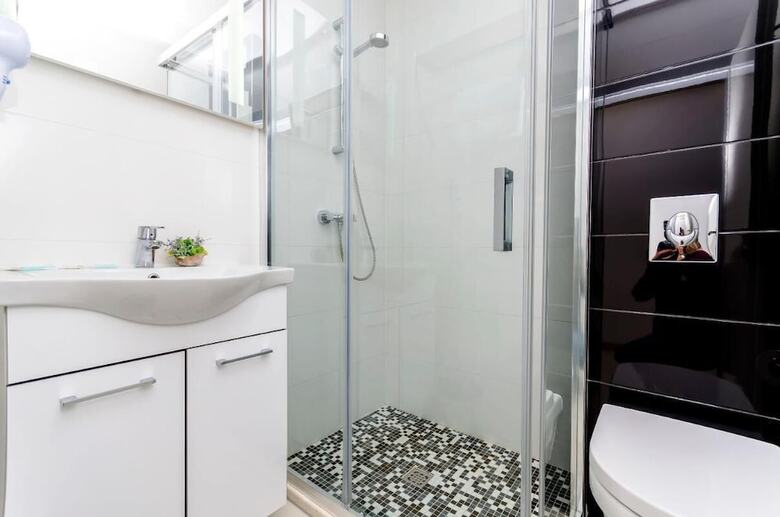 Room-all Saints Suites B&B Kastela