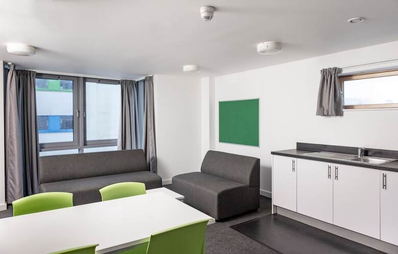 Hotel Wenlock Court