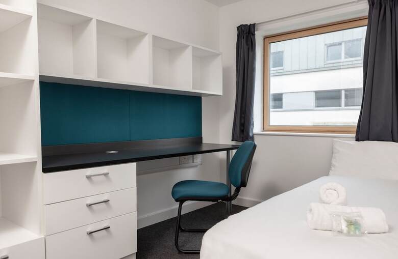 Hotel Wenlock Court