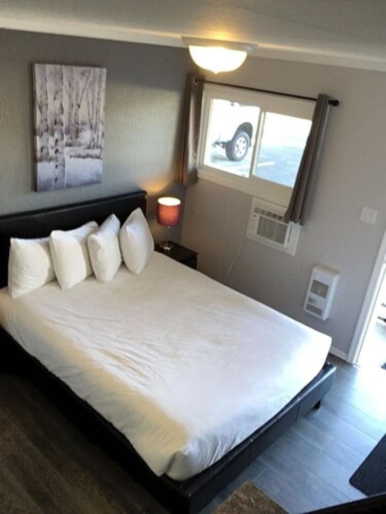 Maple Leaf Motel & Rv Resort