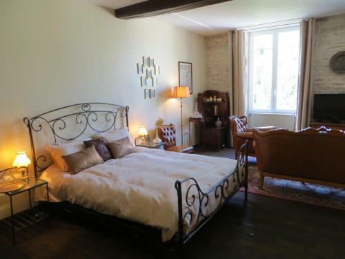 Bed & Breakfast Le Bailli De Montsaugeon