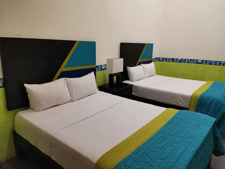 Hotel Mes�n Santa Clara