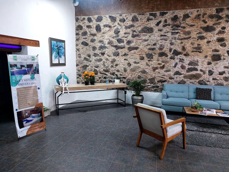Hotel Mes�n Santa Clara