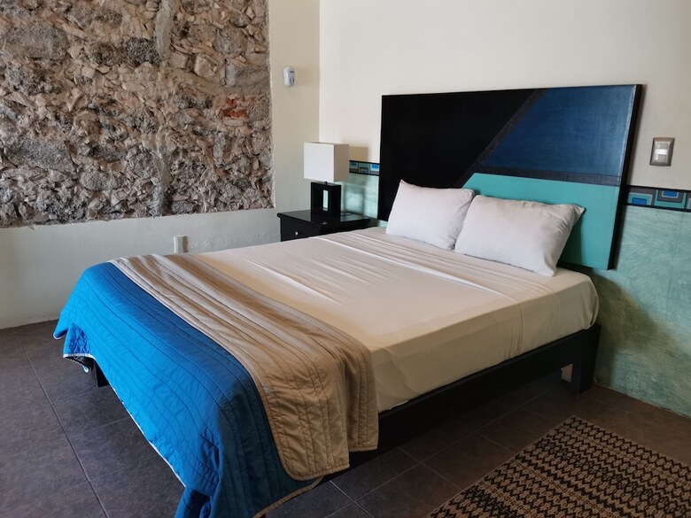 Hotel Mes�n Santa Clara