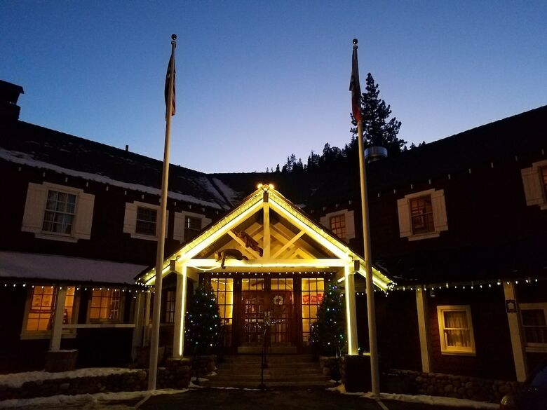 Hotel River Ranch Lodge & Restaurant