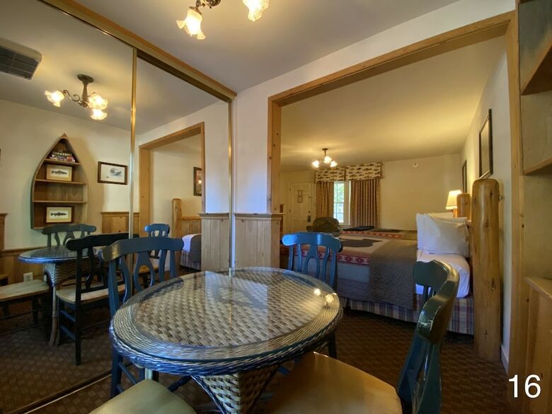 Hotel River Ranch Lodge & Restaurant