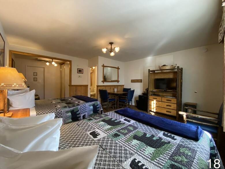 Hotel River Ranch Lodge & Restaurant