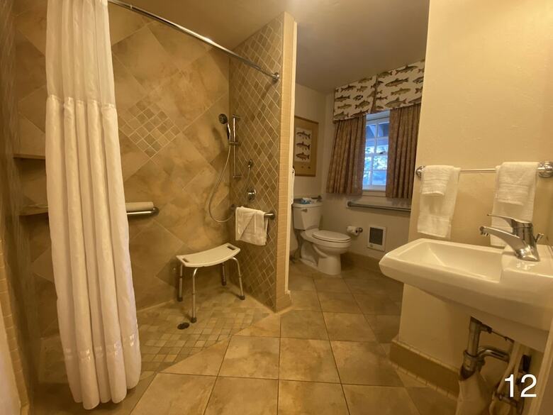 Hotel River Ranch Lodge & Restaurant