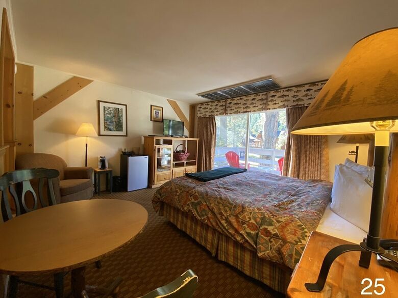 Hotel River Ranch Lodge & Restaurant