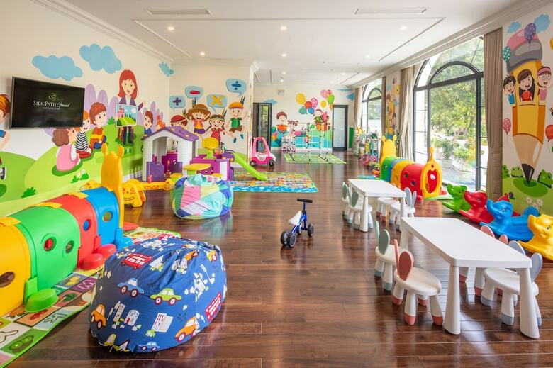 Silk Path Grand Hue Hotel
