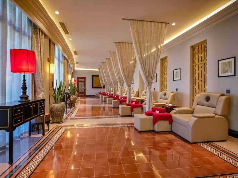 Silk Path Grand Hue Hotel