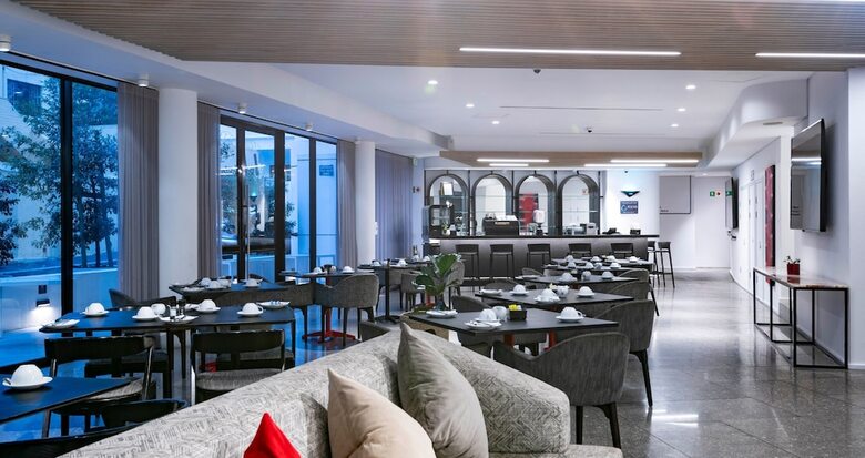 Anew Hotel Green Point