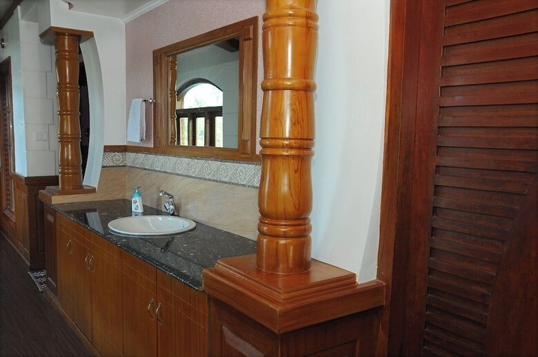 Hotel Coco Houseboat