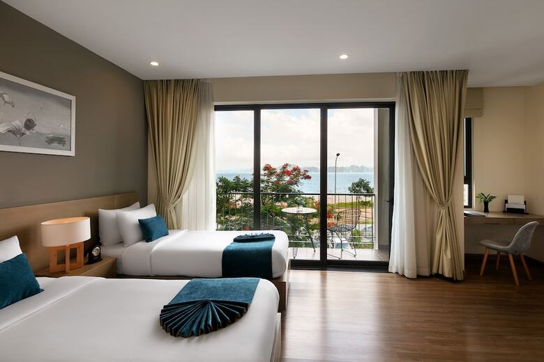 Hotel La Batisse Resort Halong