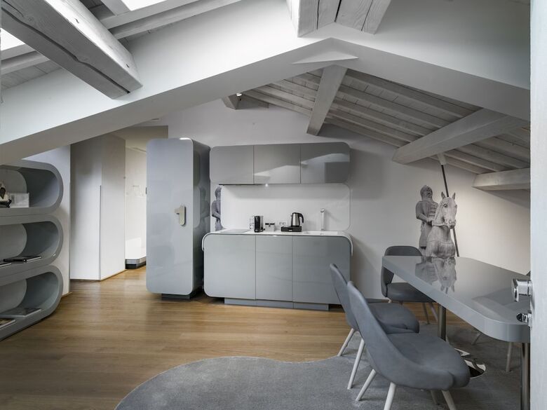 Lords Of Verona Luxury Apartments