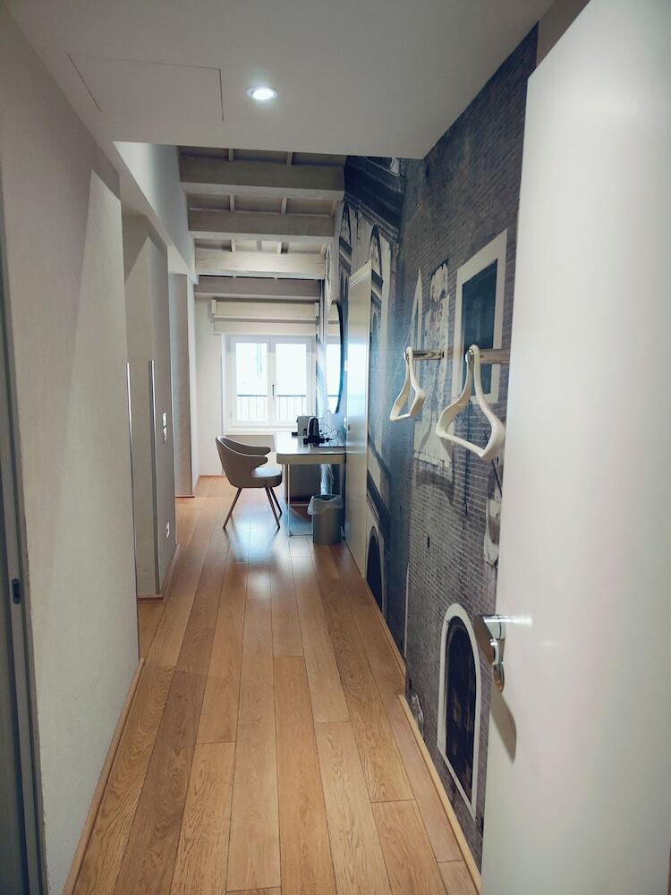 Lords Of Verona Luxury Apartments