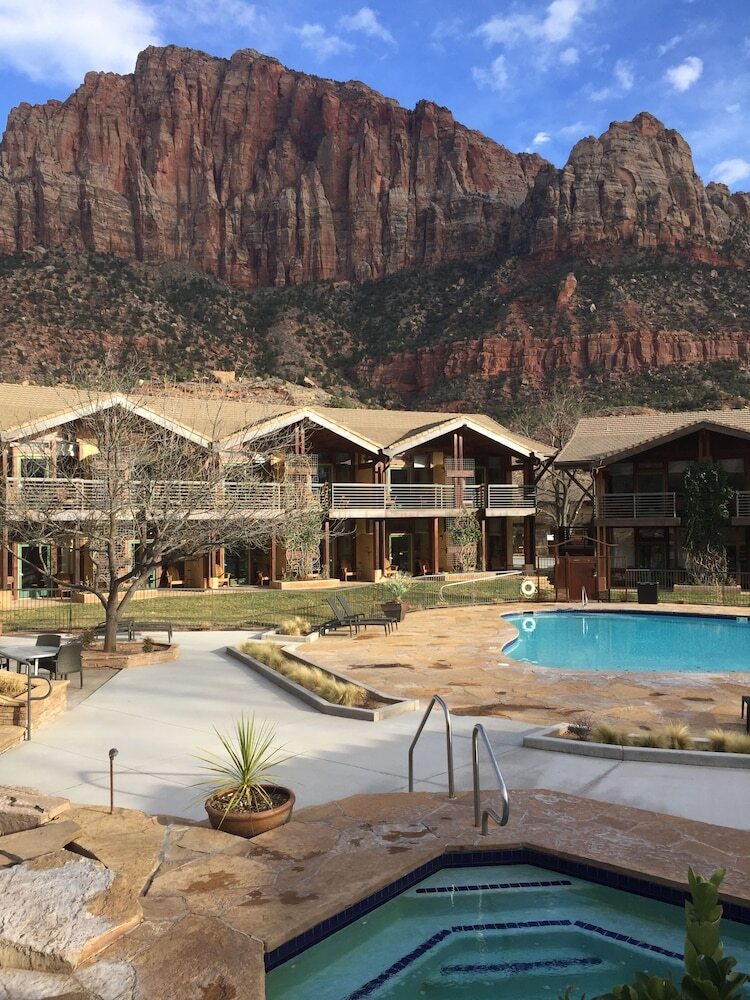 Hotel Desert Pearl Inn