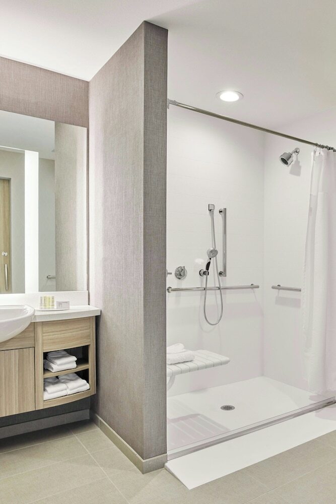 Hotel Springhill Suites By Marriott Chicago Chinatown