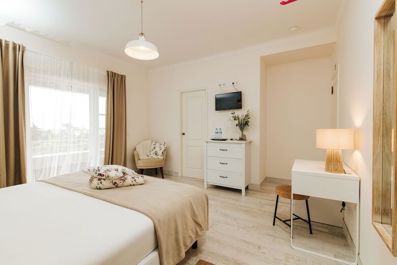 Bed & Breakfast O House Ericeira Hills