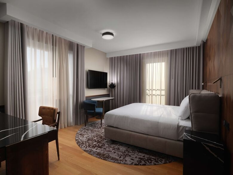 Iceland Parliament Hotel, Curio Collection By Hilton