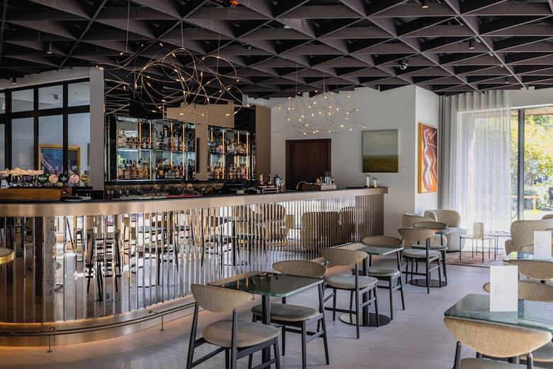 Iceland Parliament Hotel, Curio Collection By Hilton