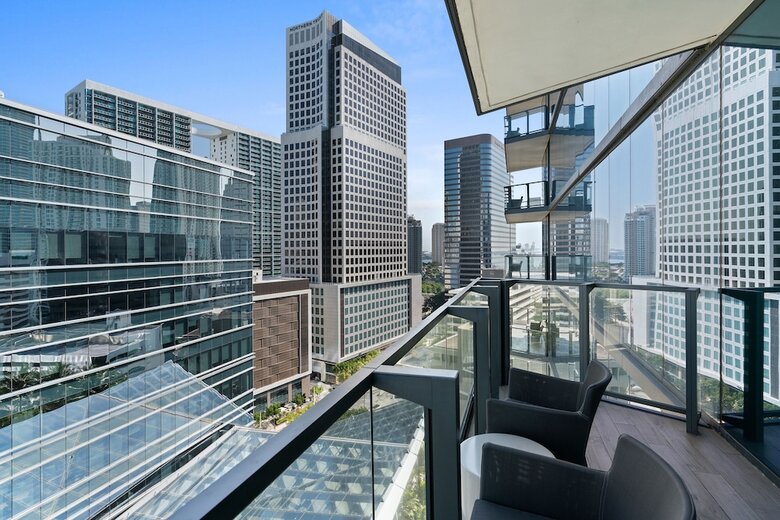 Hotel East Miami Residences